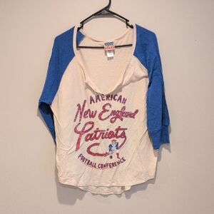 Junk Food Clothing Cream & Blue New England Patriots Raglan Tee